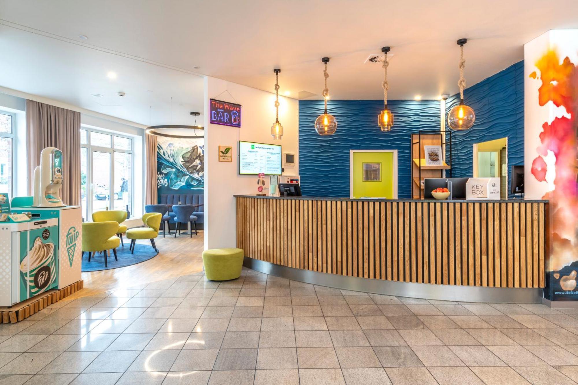 Ibis Styles Hamburg Alster City Exterior photo
