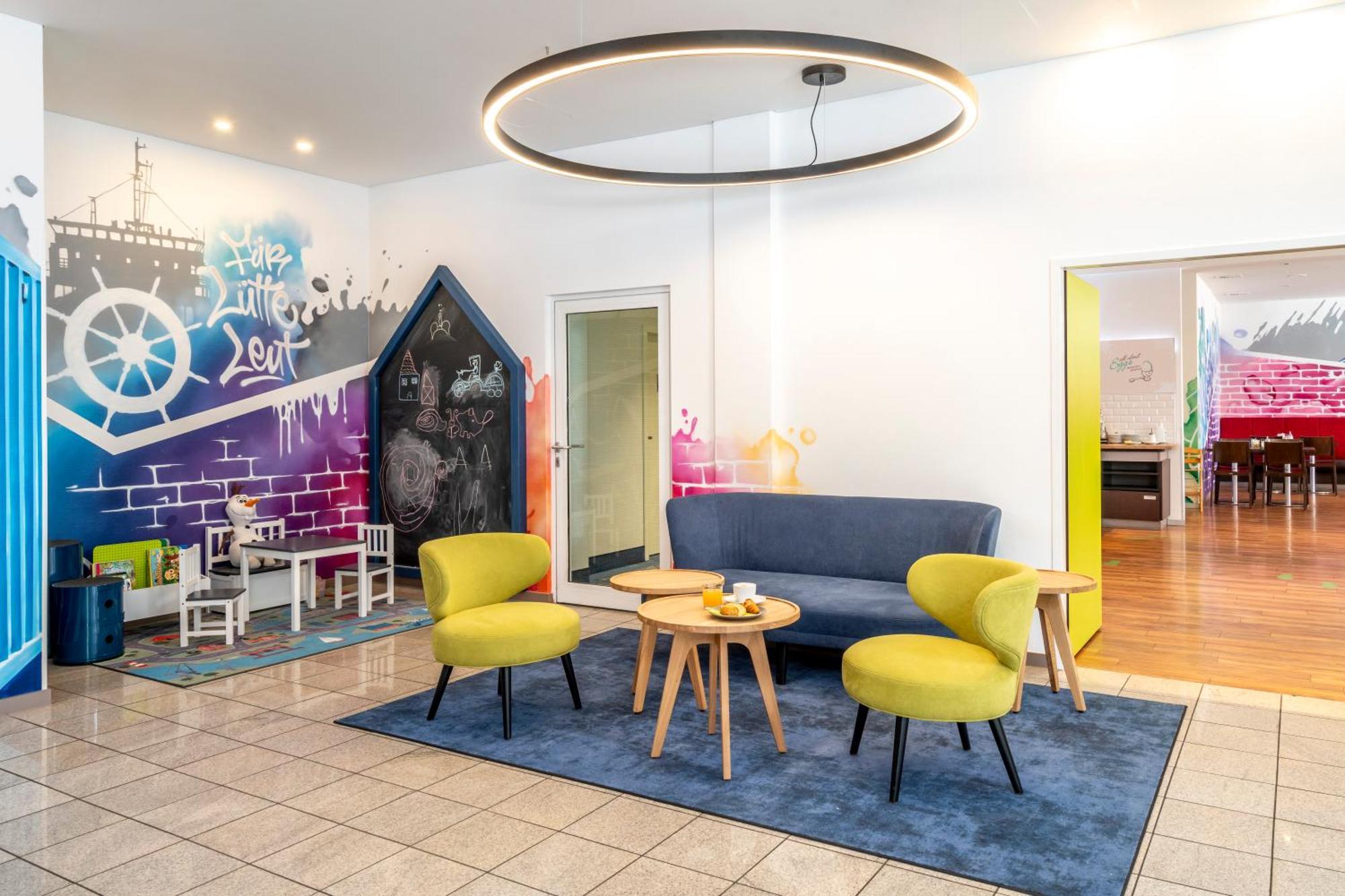 Ibis Styles Hamburg Alster City Exterior photo