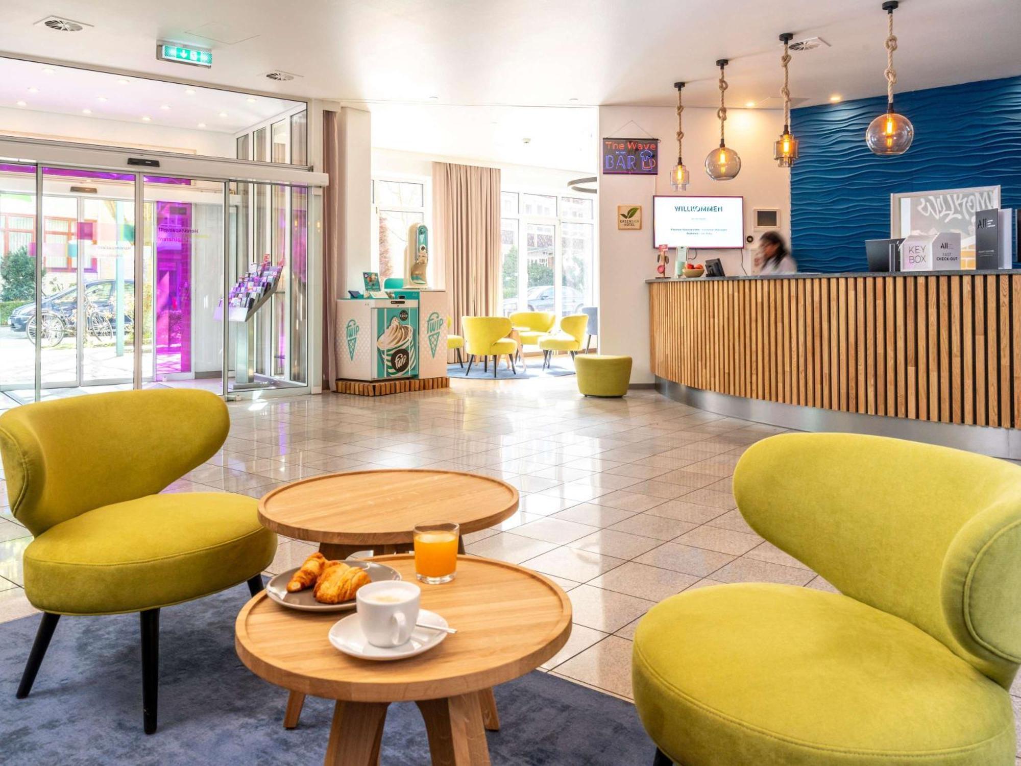 Ibis Styles Hamburg Alster City Exterior photo