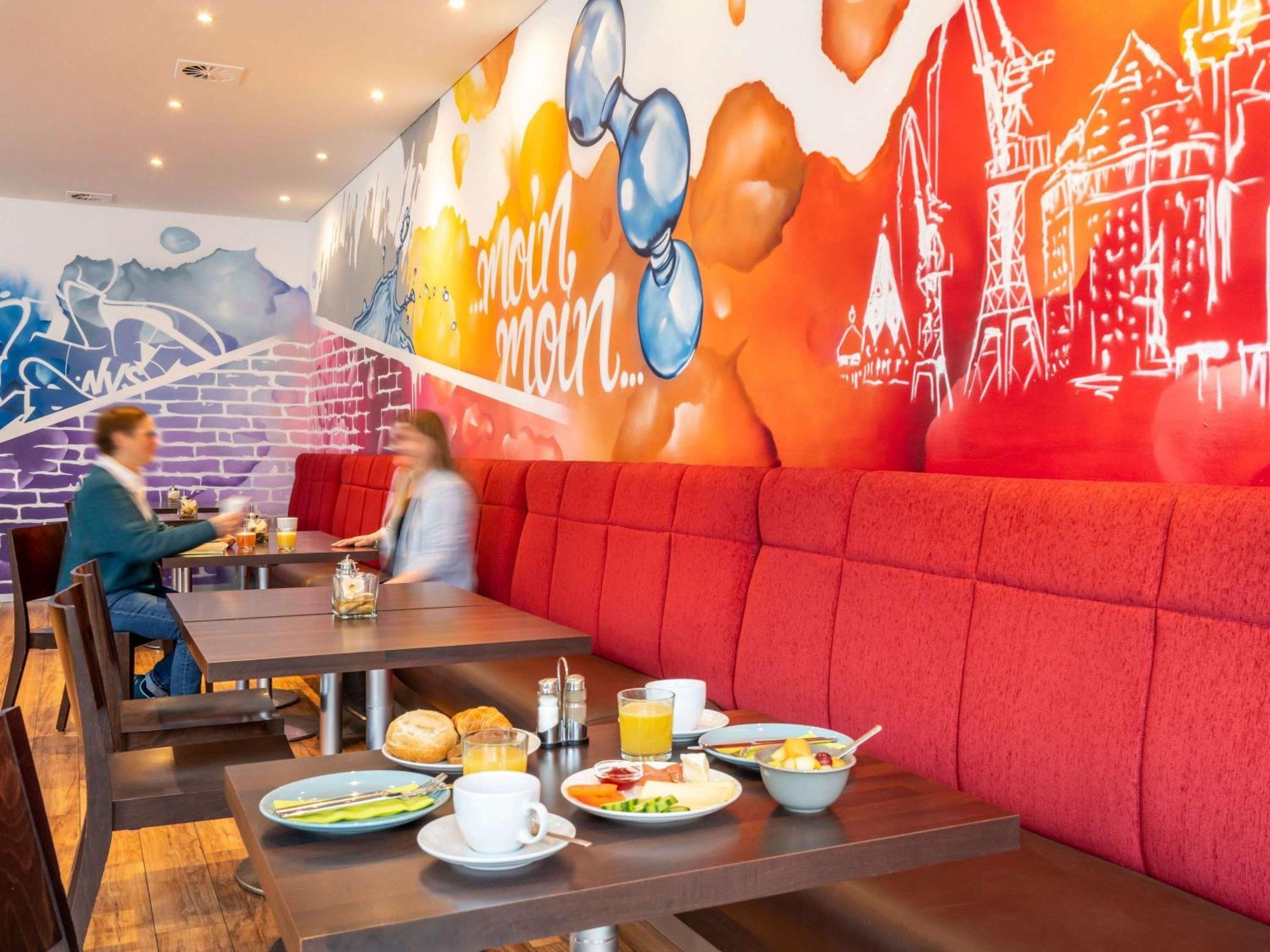 Ibis Styles Hamburg Alster City Exterior photo